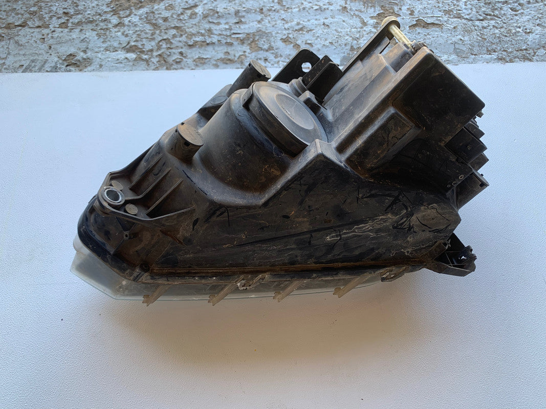 Volkswagen Amarok Right Headlight