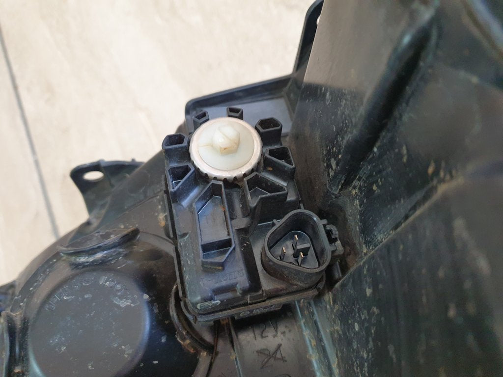Ford Ranger T6 T7 Right Headlight