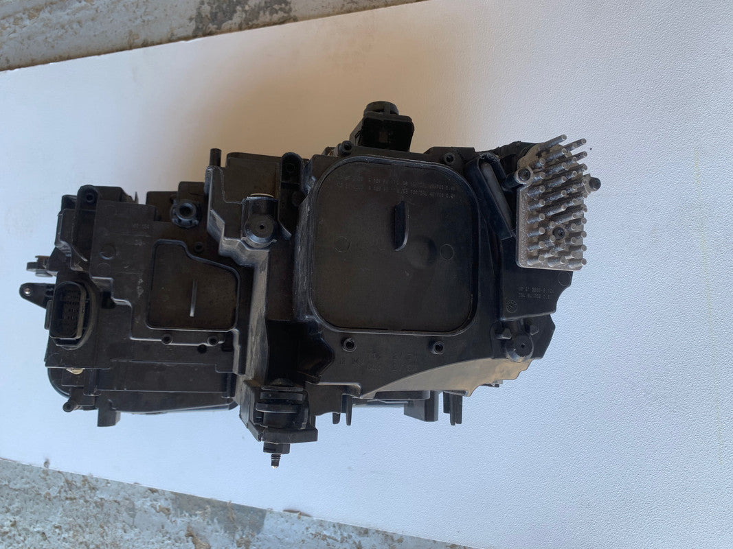 Volkswagen Tiguan Right Headlight