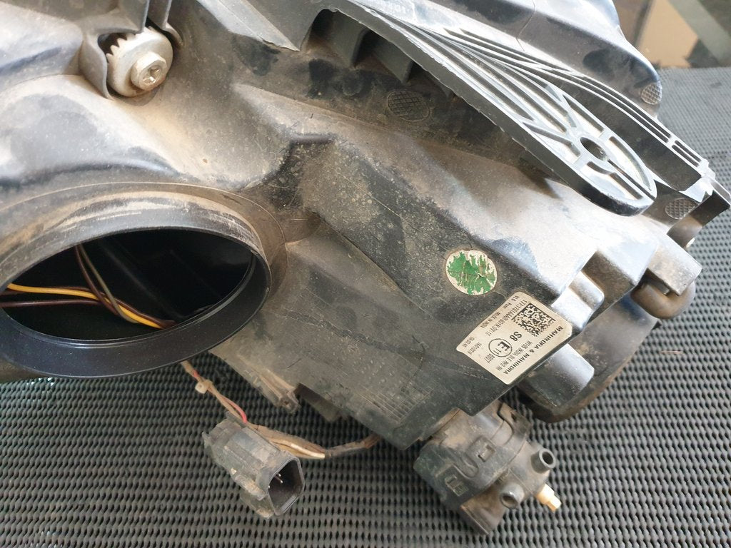 Mahindra Scorpio Right Headlight
