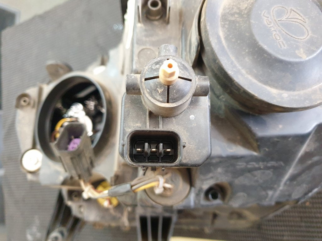 Mahindra Scorpio Right Headlight