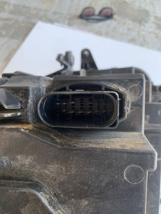 Volkswagen Tiguan SUV Left Headlight