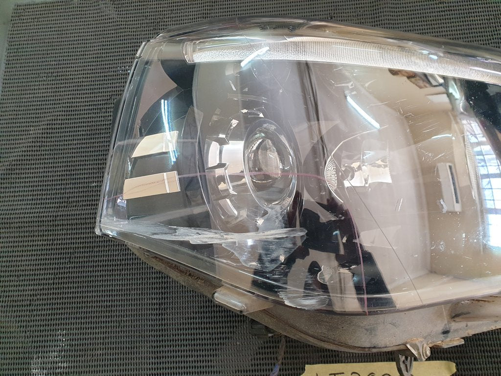 Mahindra Scorpion 2023, Xenon Right Headlight