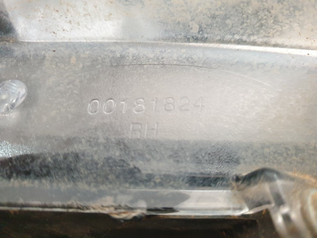 Mahindra Scorpion 2023, Xenon Right Headlight