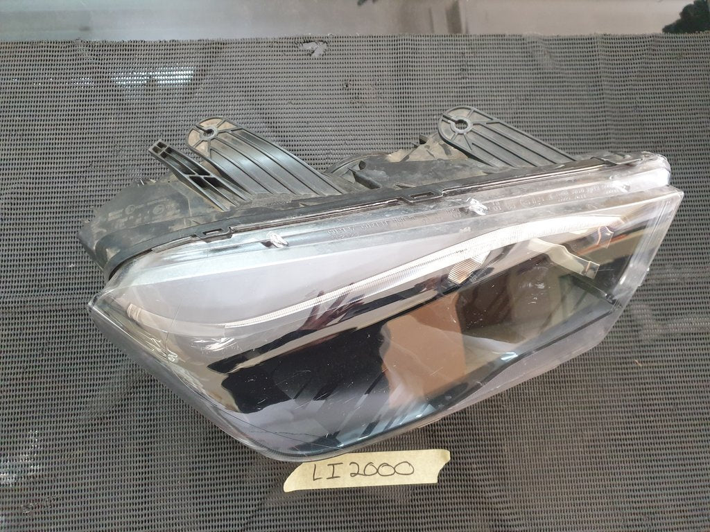 Mahindra Scorpion 2023, Xenon Right Headlight