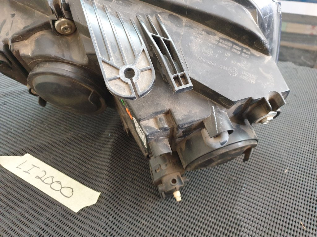 Mahindra Scorpion 2023, Xenon Right Headlight