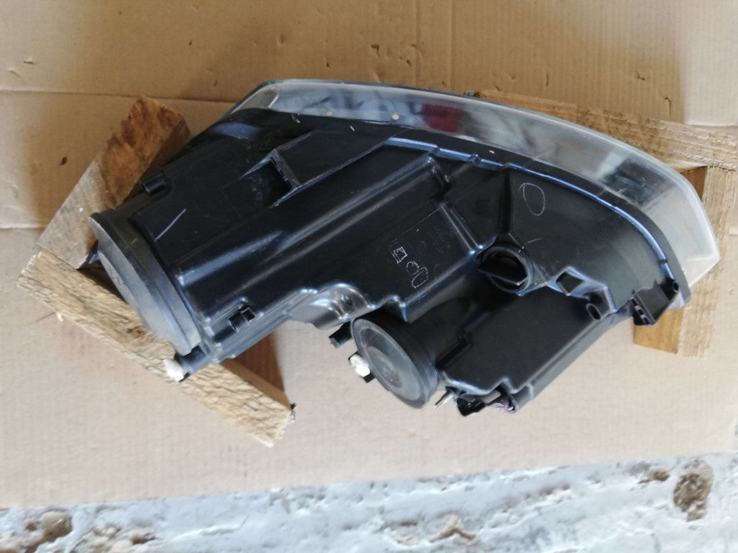 Volkswagen Polo Vivo Right Headlight