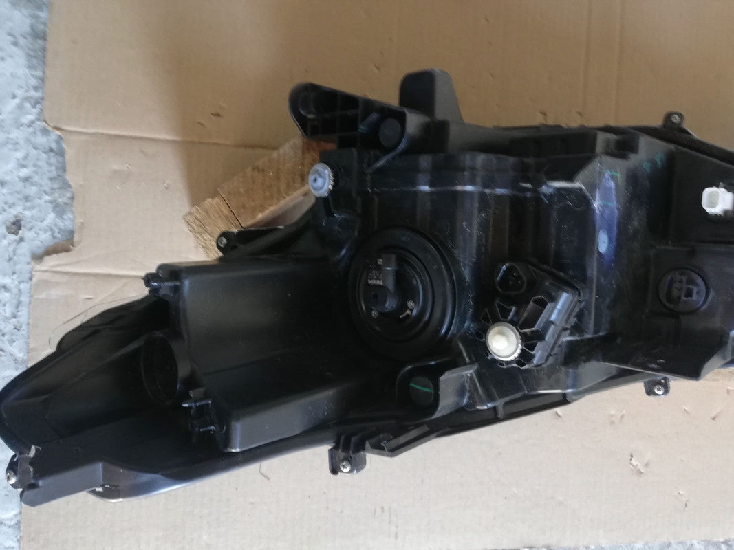 Toyota Corolla Cross 2021, 2022, 2023 Right Headlight