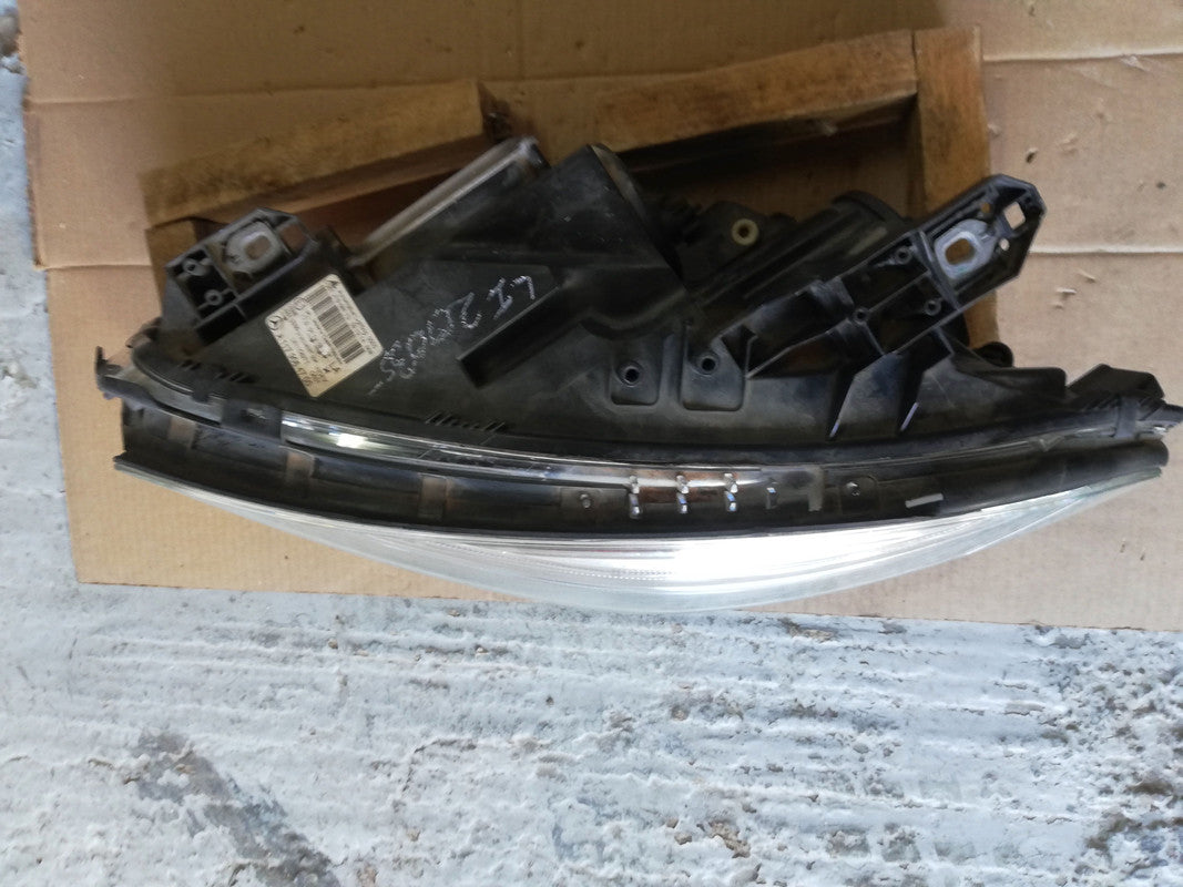 Mercedes-Benz CLA W117 Left Headlight