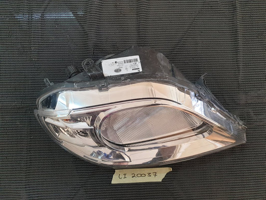 Nissan NP200 Right Headlight