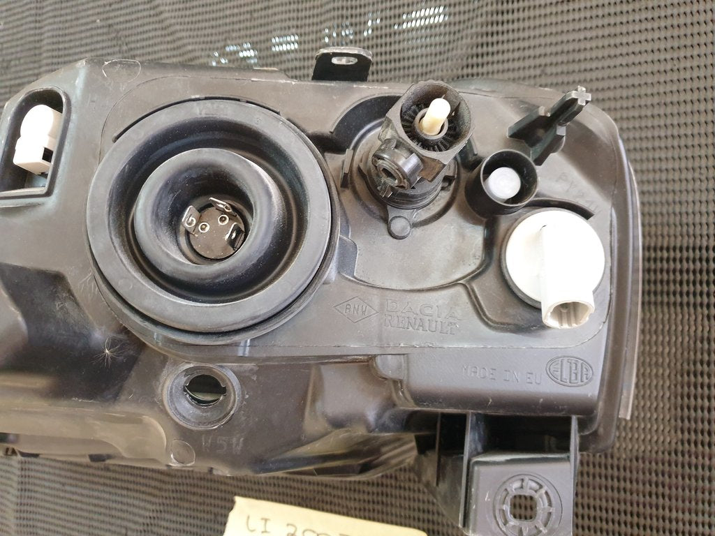 Nissan NP200 Right Headlight