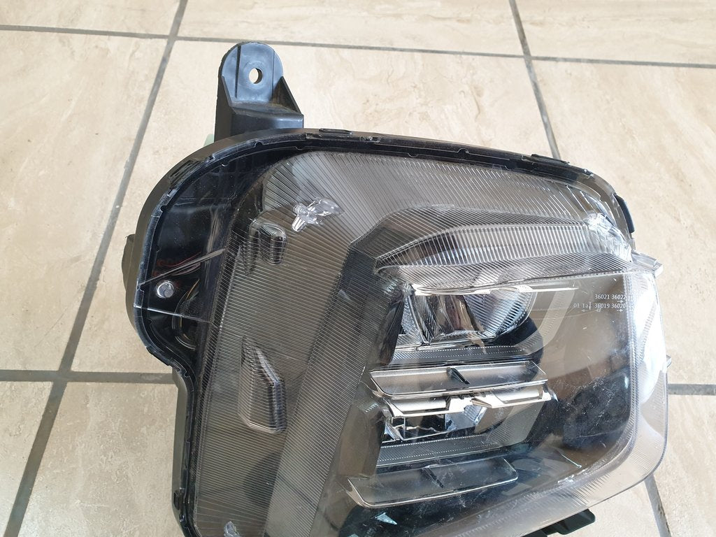 Hyundai Tucson 2022, 2023, 2024 Right Headlight