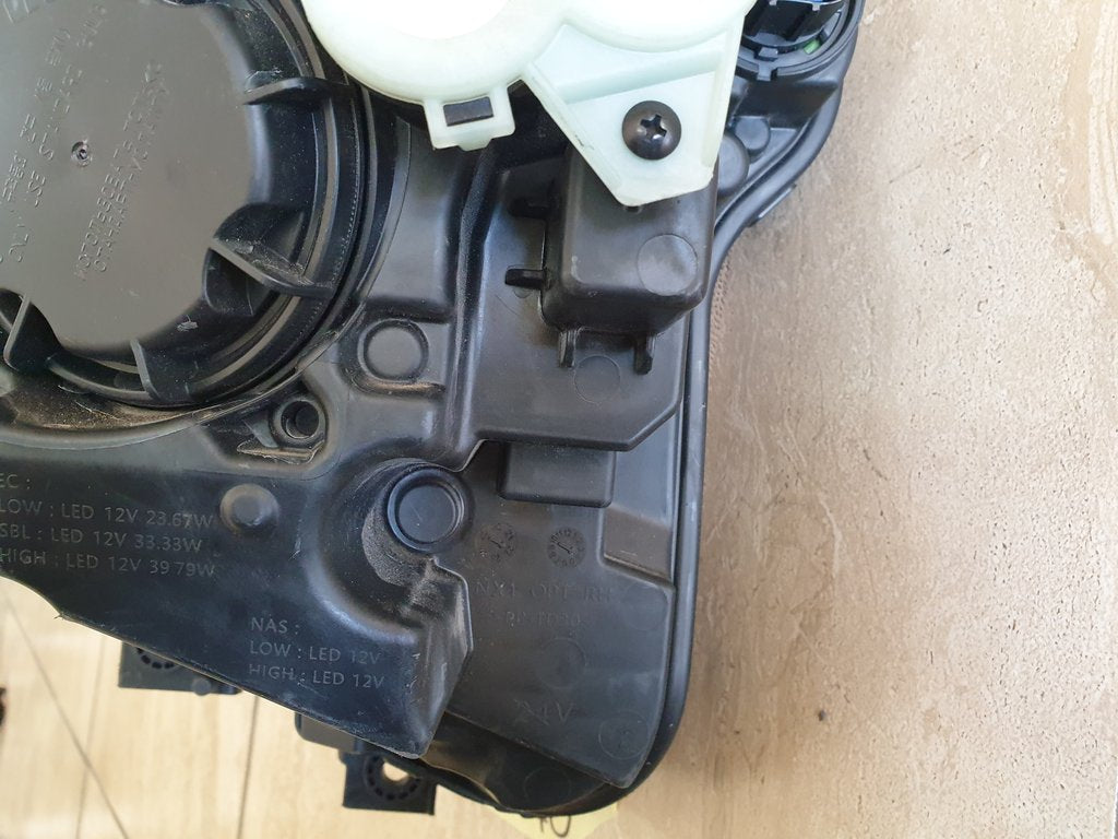 Hyundai Tucson 2022, 2023, 2024 Right Headlight