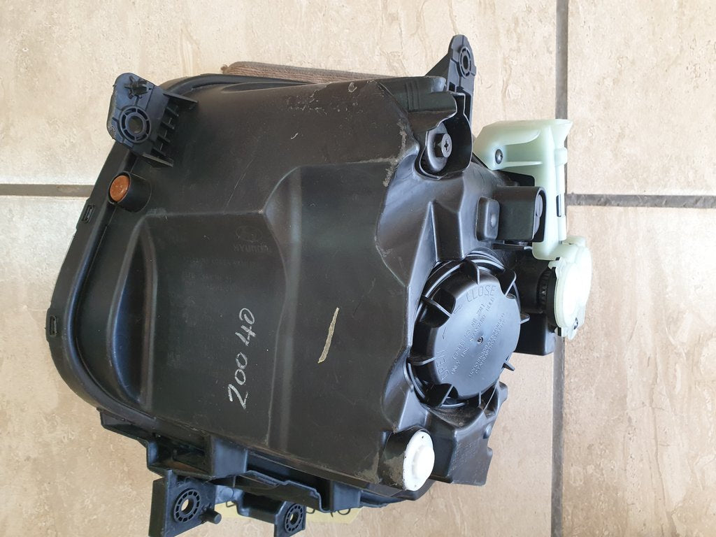Hyundai Tucson 2022, 2023, 2024 Right Headlight