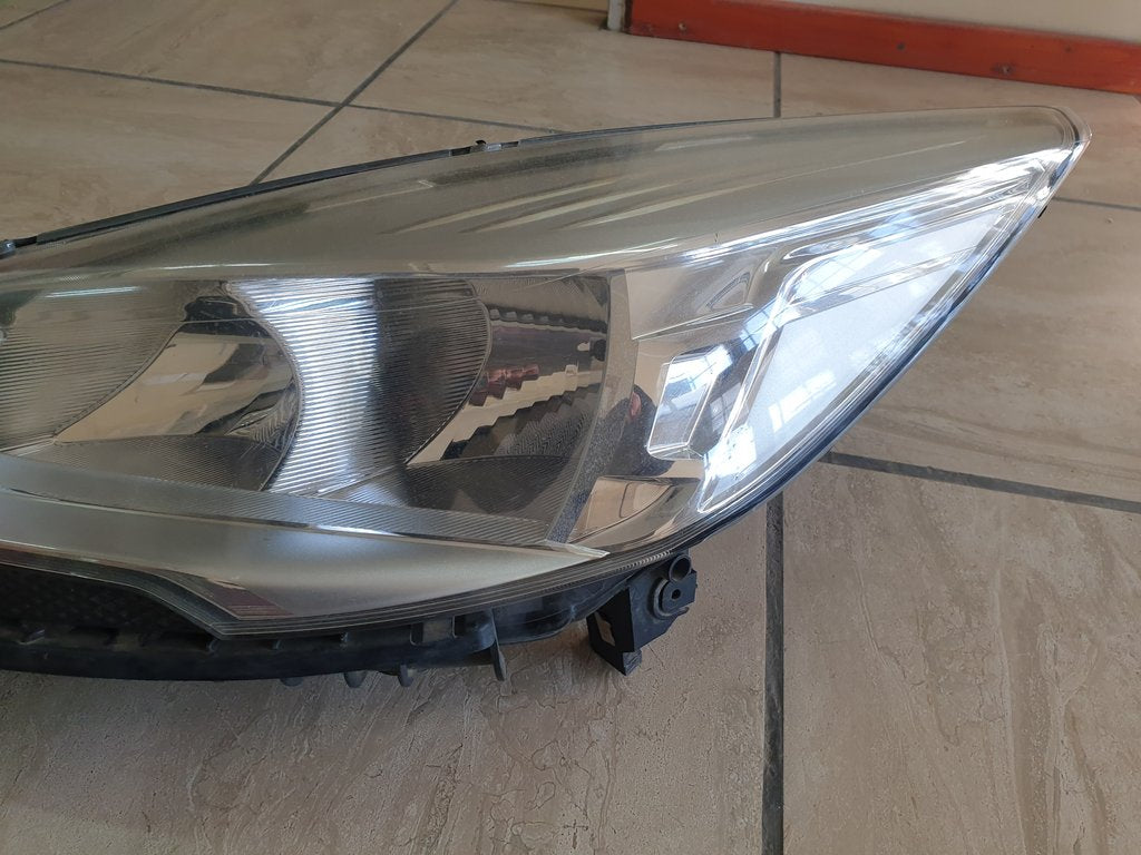 Ford Kuga 2 Left Headlight