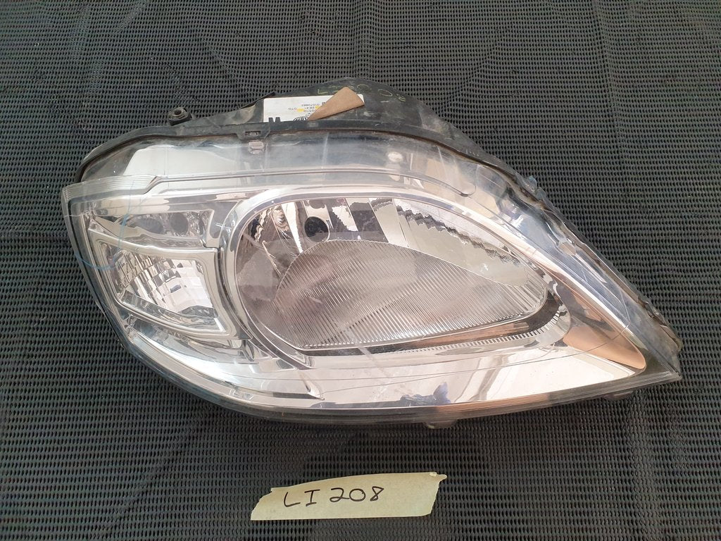Nissan NP200 Right Headlight