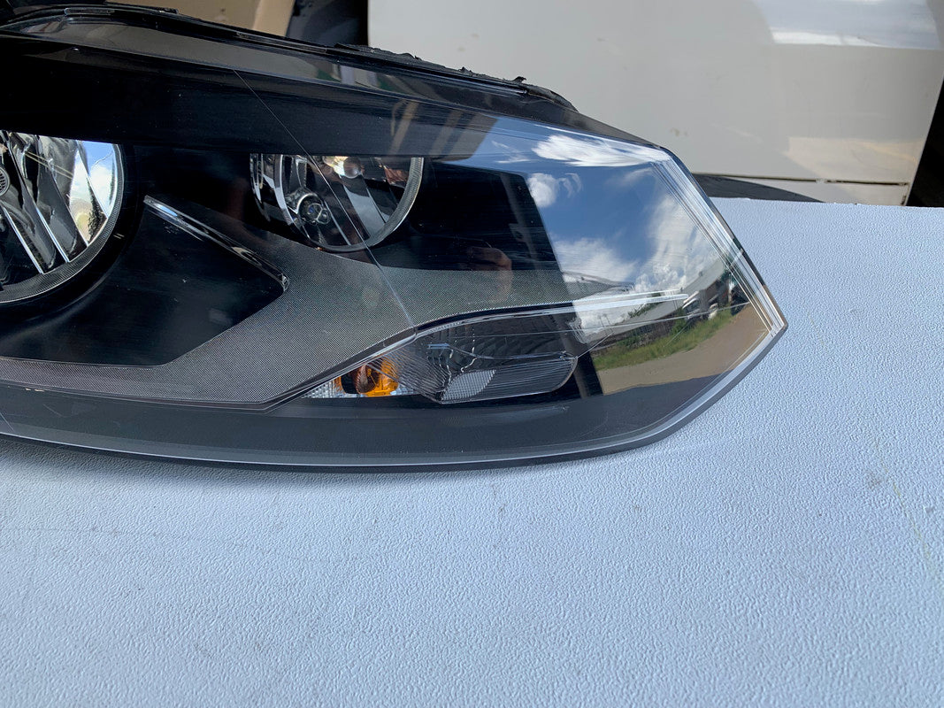 Volkswagen Polo Right Headlight