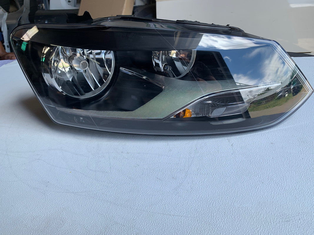 Volkswagen Polo Right Headlight