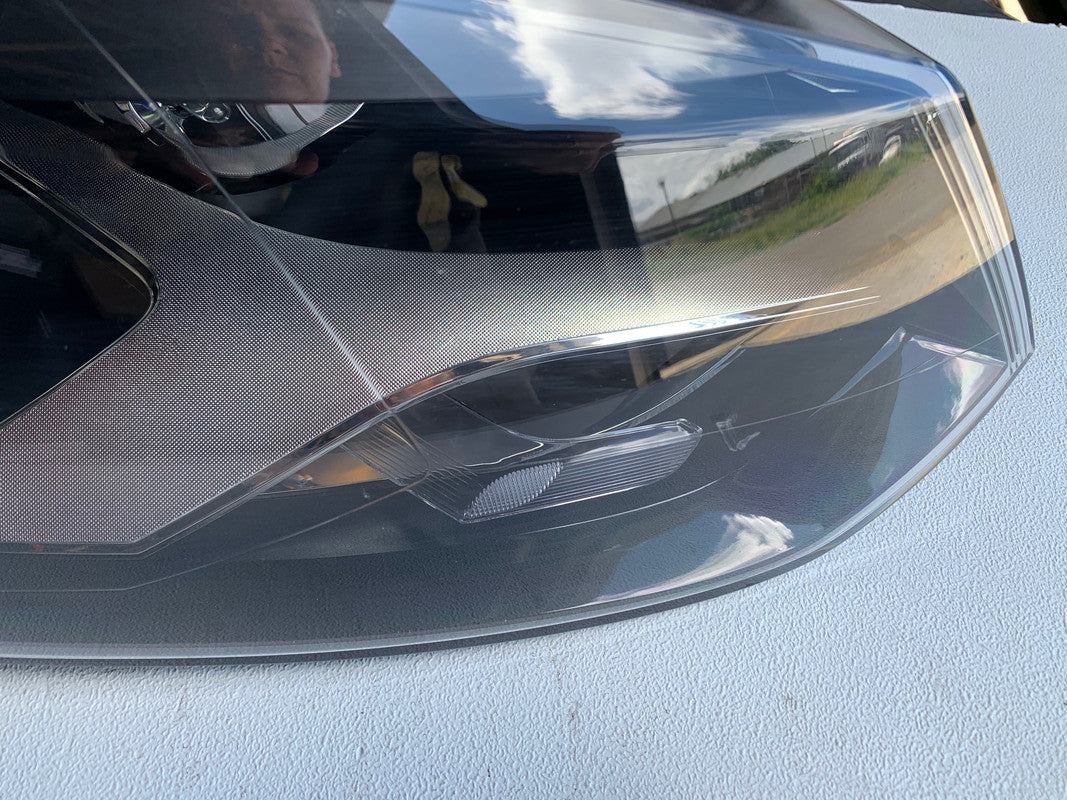 Volkswagen Polo Right Headlight