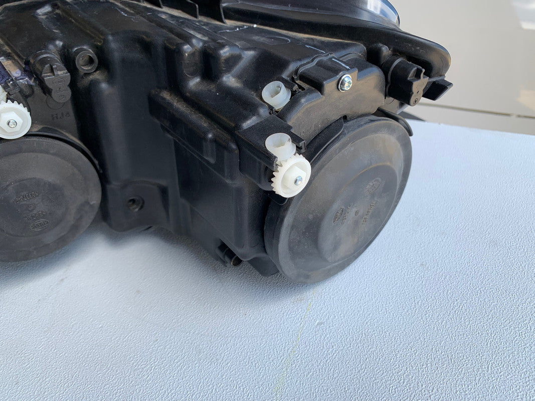 Volkswagen Polo Right Headlight