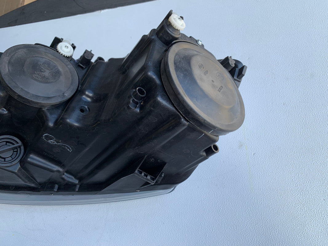 Volkswagen Polo Right Headlight