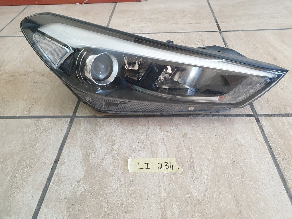 Hyundai Tucson 2016, 2017, 2018 Right Headlight