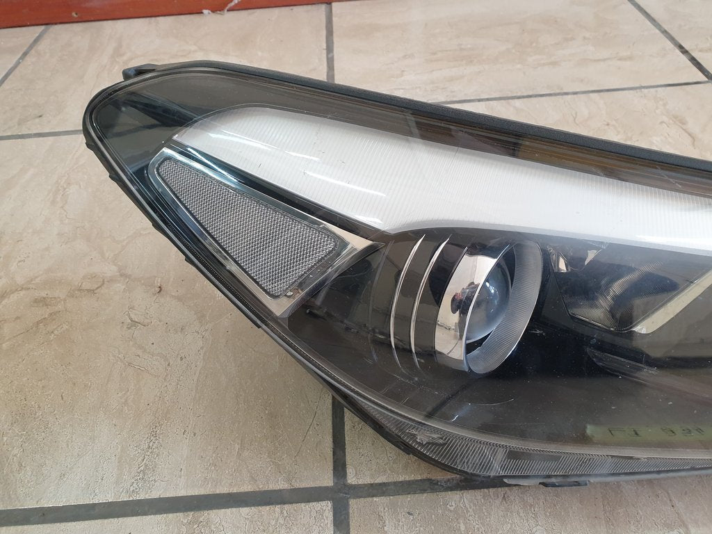 Hyundai Tucson 2016, 2017, 2018 Right Headlight