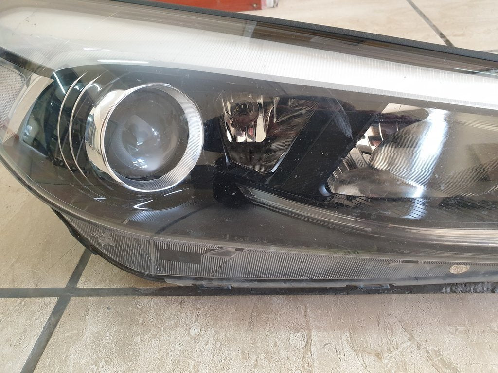 Hyundai Tucson 2016, 2017, 2018 Right Headlight