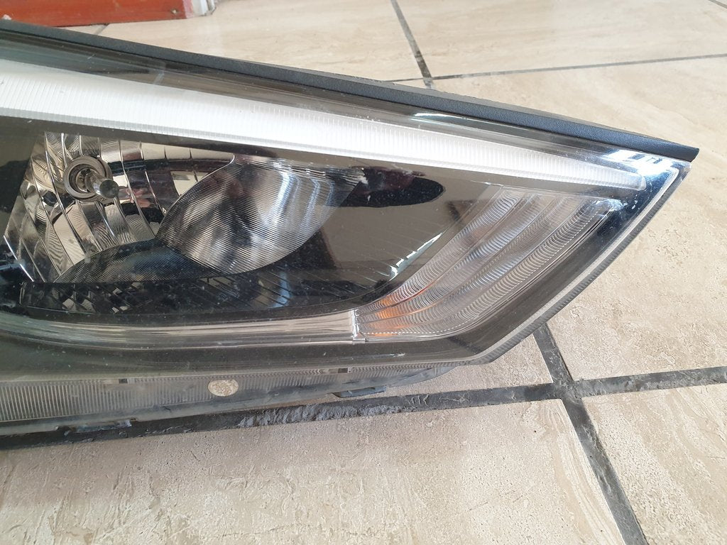 Hyundai Tucson 2016, 2017, 2018 Right Headlight
