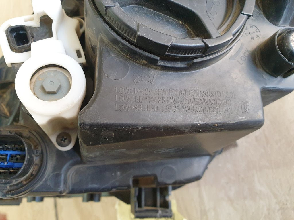 Hyundai Tucson 2016, 2017, 2018 Right Headlight
