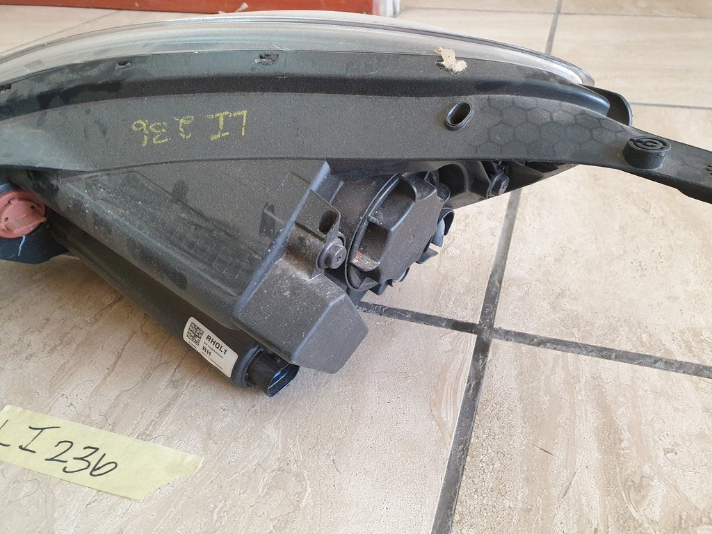 Hyundai I20 Right Headlight