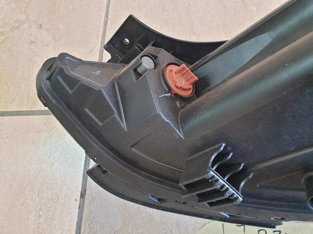 Hyundai I20 Right Headlight