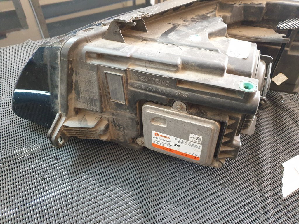 Land Rover Range Rover Right Headlight