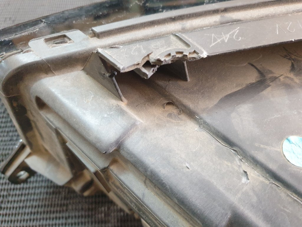 Land Rover Range Rover Right Headlight
