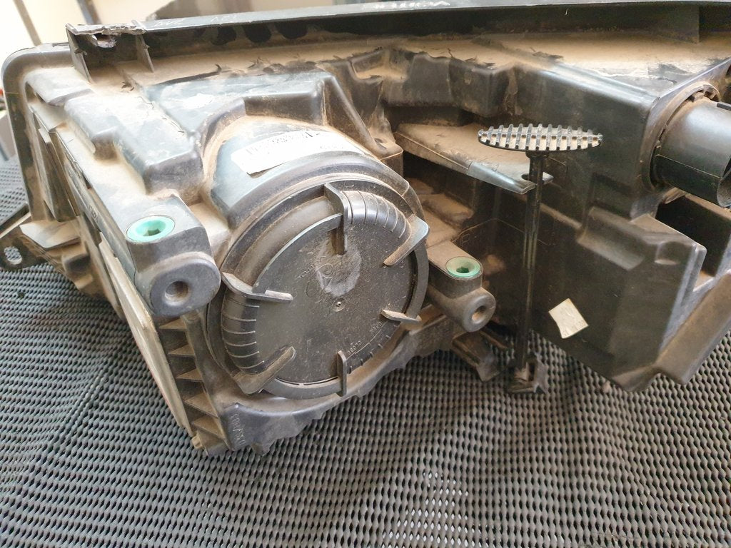Land Rover Range Rover Right Headlight