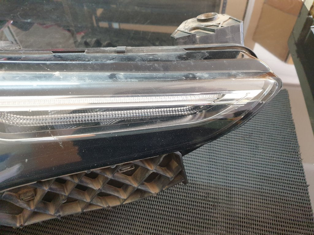 Alfa Romeo Stelvio Right Headlight