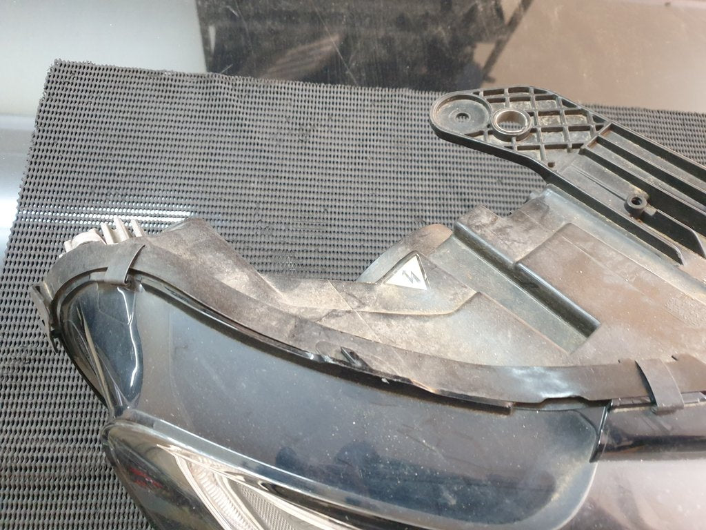 Alfa Romeo Stelvio Right Headlight