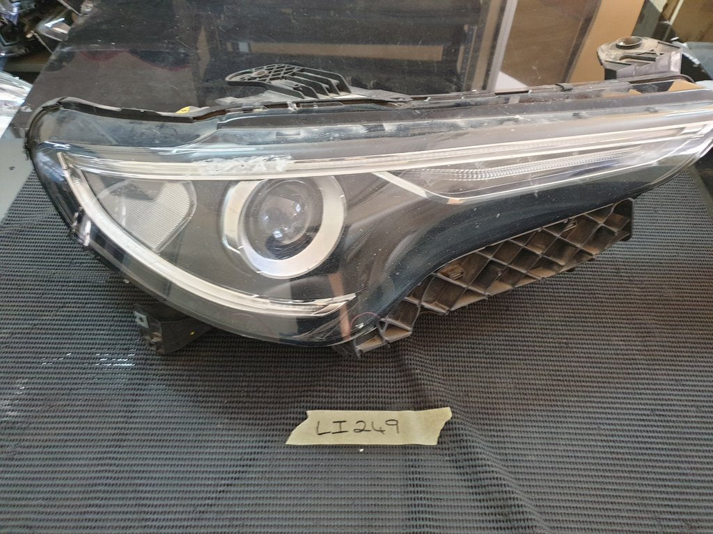 Alfa Romeo Stelvio Right Headlight