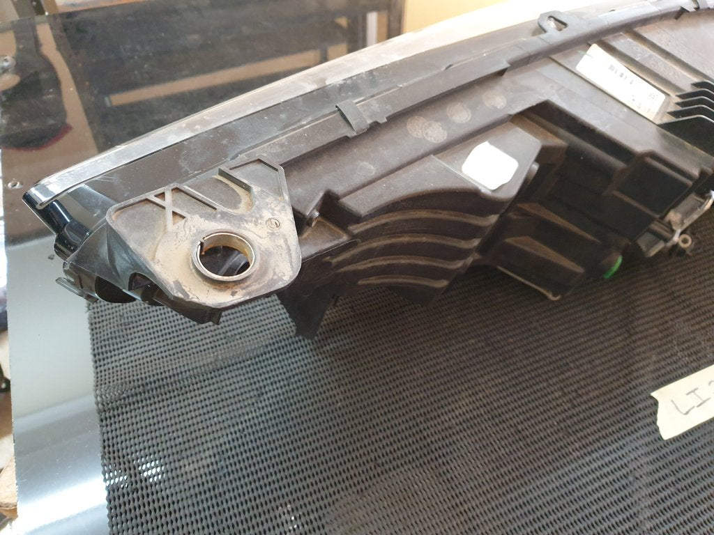 Alfa Romeo Stelvio Right Headlight