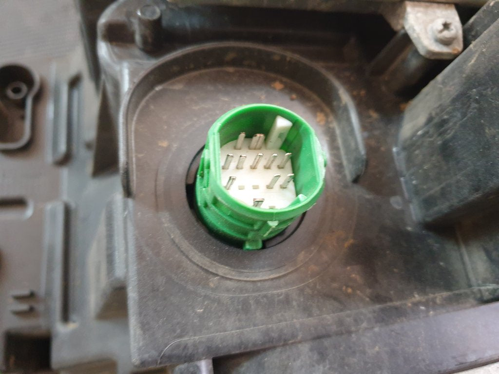 Alfa Romeo Stelvio Right Headlight