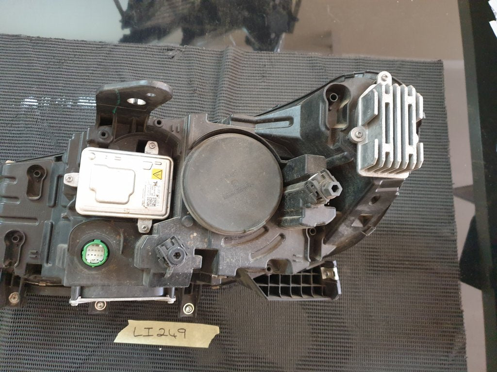 Alfa Romeo Stelvio Right Headlight