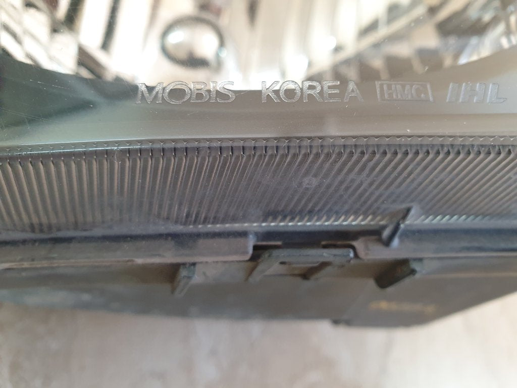 Hyundai H100 Right Headlight
