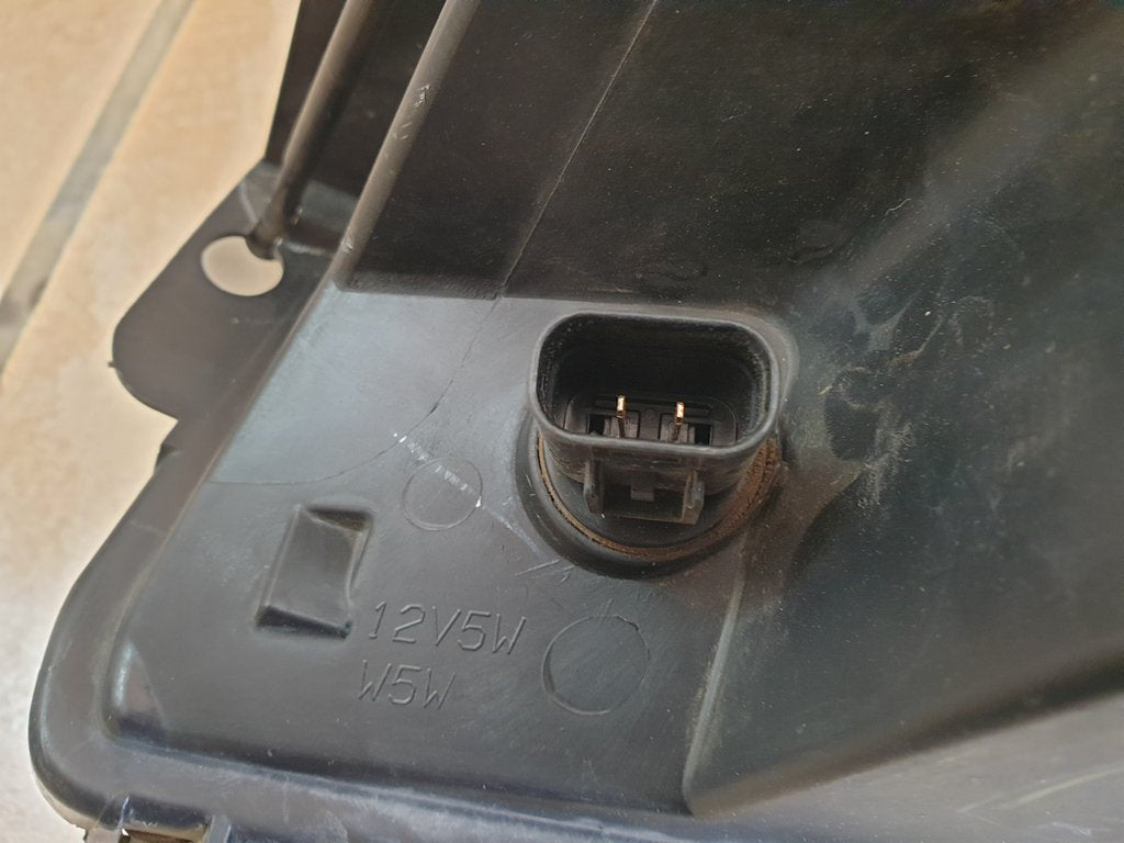 Hyundai H100 Right Headlight