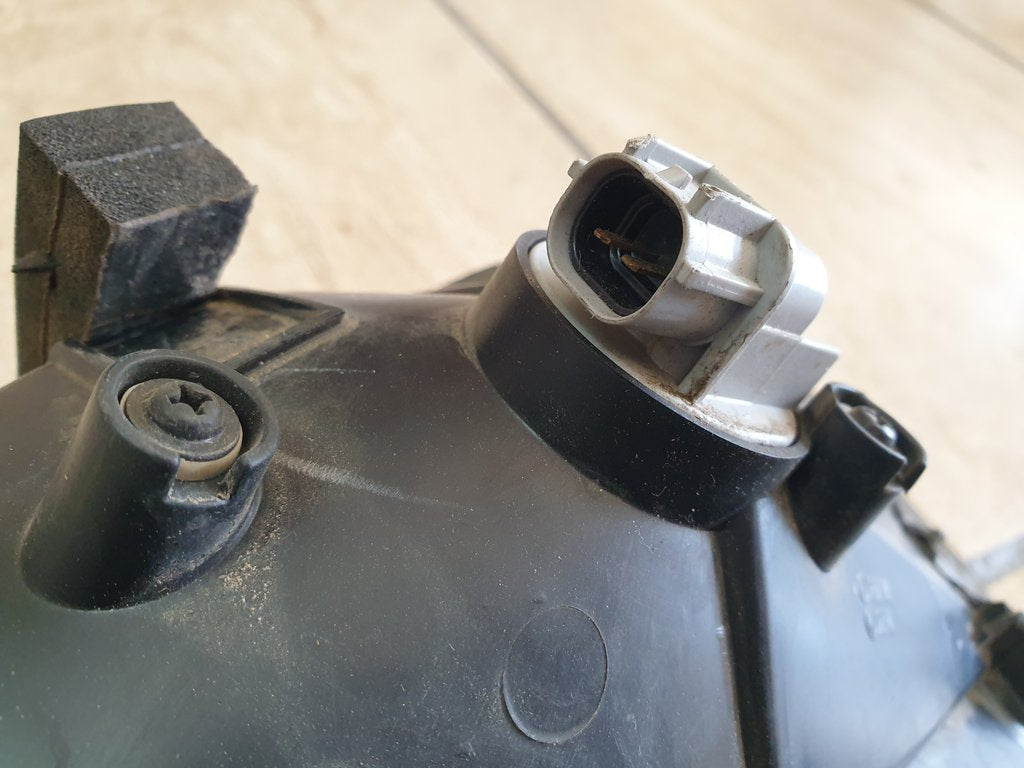 Hyundai H100 Right Headlight