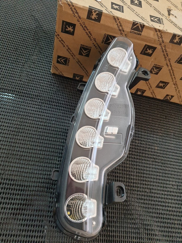 Citroen DS3 Right Front Day Time Running Light