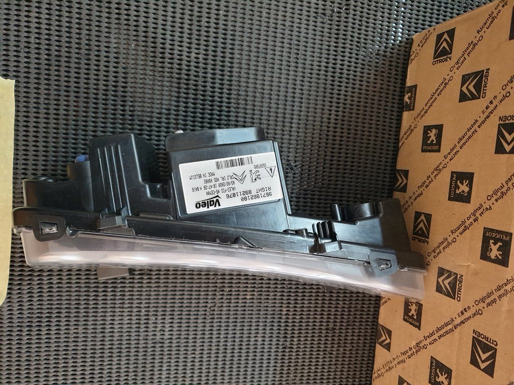 Citroen DS3 Right Front Day Time Running Light