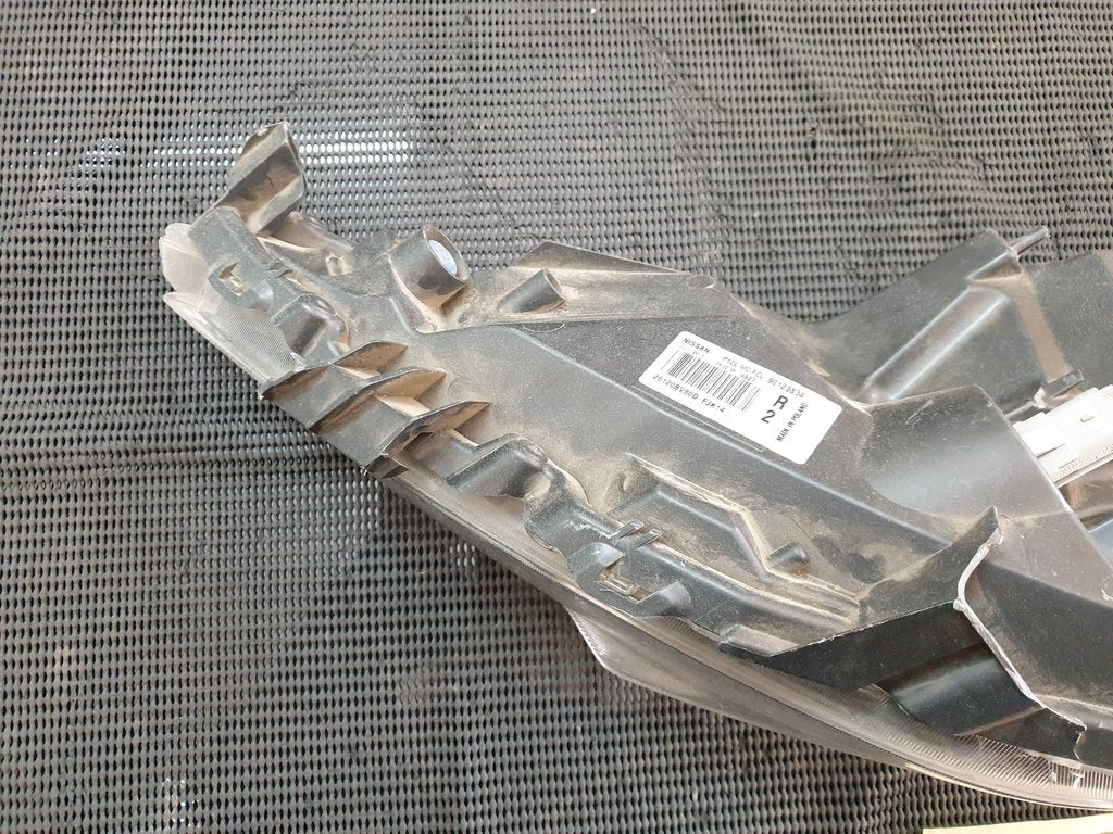 Nissan Juke Right Headlight