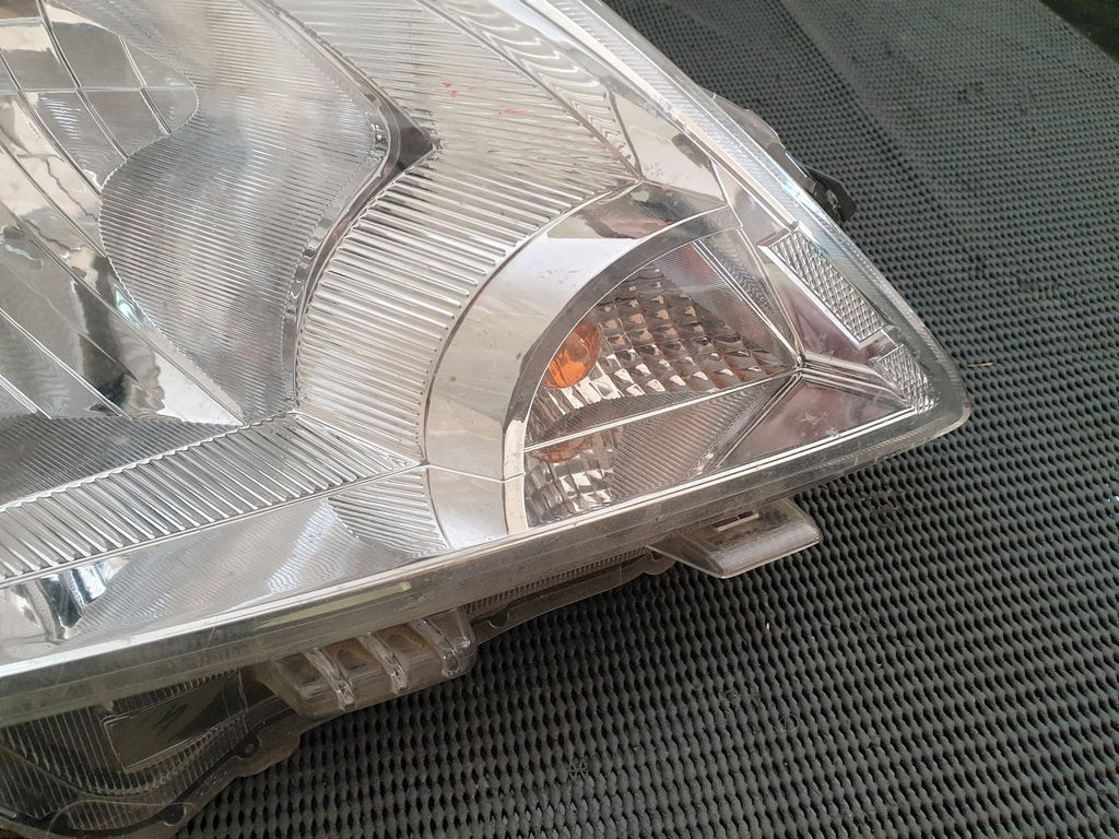 Toyota Starlet Suzuki Baleno Right Headlight