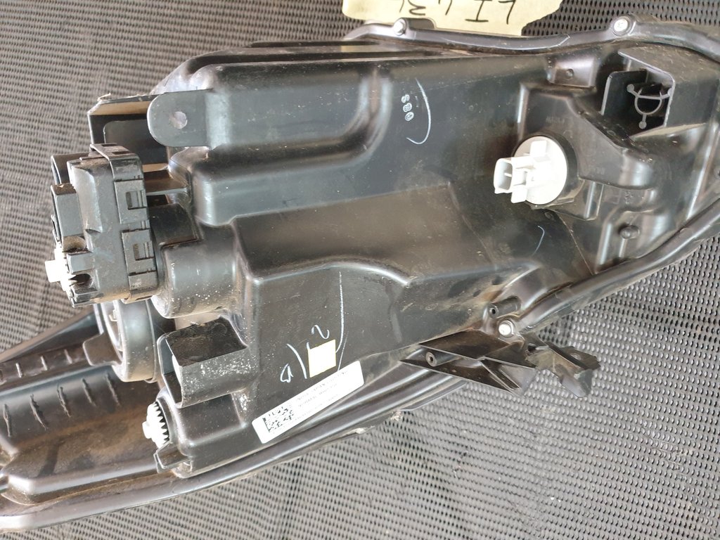 Toyota Starlet Suzuki Baleno Right Headlight