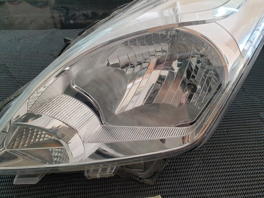 Toyota Starlet Suzuki Baleno Left Headlight